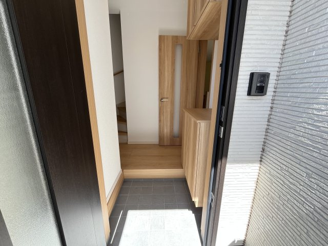 東岩槻駅前ドリームハウスの玄関|落ち着いた玄関です