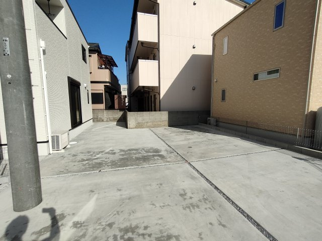 東岩槻駅前ドリームハウスの駐車場|駐車スペースもあります