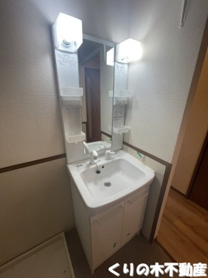 【洗面所】 | リヴェールコート A棟 | 使いやすい洗面所です