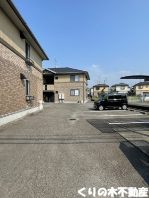 【駐車場】 | リヴェールコート A棟 | 駐車場完備です