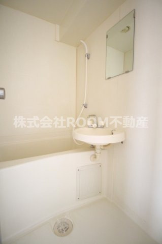 ロワイヤルヒルズ都城の浴室|日々の疲れを癒すお風呂付です