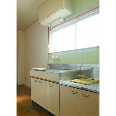 【キッチン】 | ファミール千本杉 | コンパクトなキッチンで掃除もラクラク