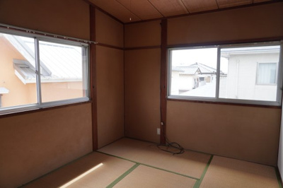 【和室】 | 今村北4丁目貸家 | 畳の上でゆっくりとくつろげる和室です