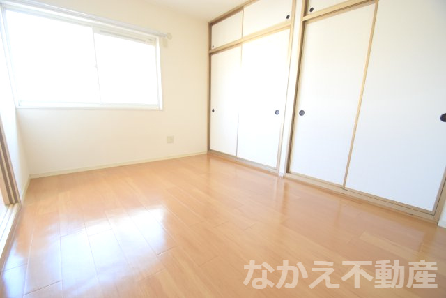 【寝室】 | 使い勝手のいい寝室です