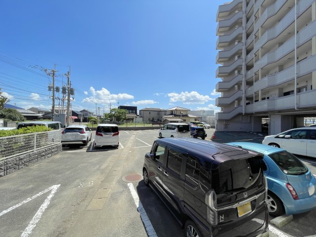 アンピール海の中道の駐車場