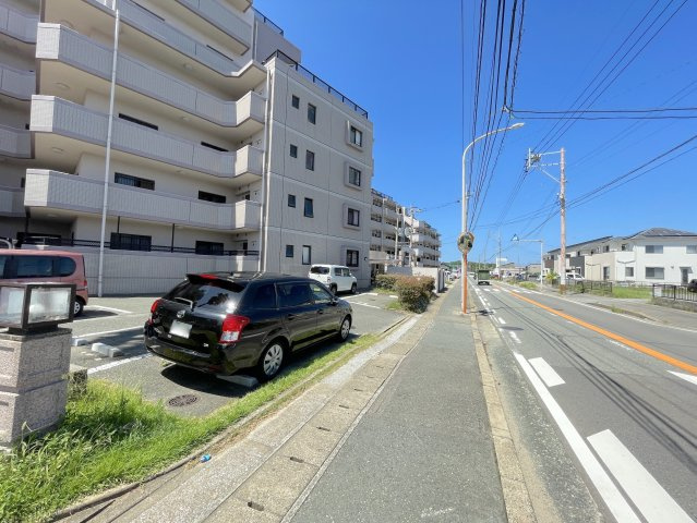 アンピール海の中道の周辺