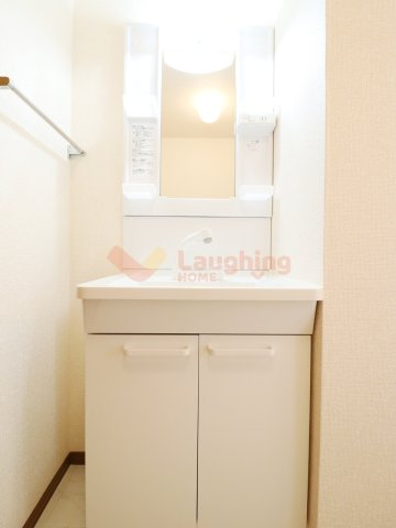 セジュール楠の独立洗面台|独立洗面台あり、毎朝おしゃれに忙しい女性の方におすすめです