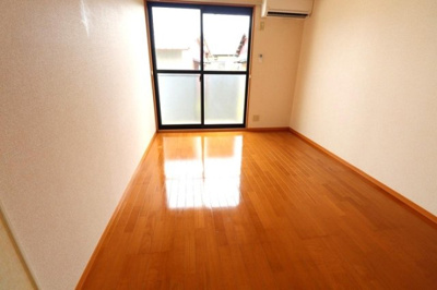 【居間・リビング】 | レジデンス西根 | 洋室（エアコン付き）