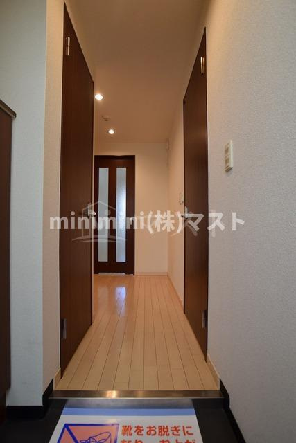 インベスト北梅田の玄関