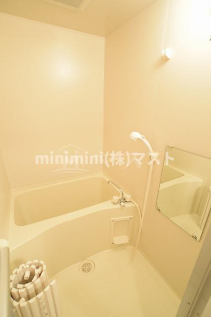 インベスト北梅田の浴室