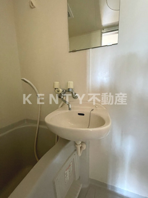 【洗面所】 | ドムショパーナ | 忙しい朝には欠かせない洗面所です