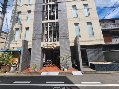 リバティ室町のエントランス