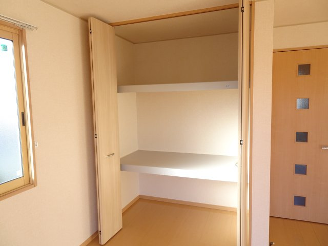 リビングタウン中野Iの収納