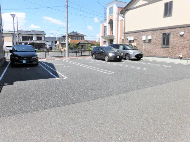 リビングタウン中野Iの駐車場