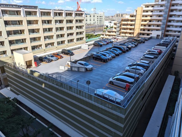 グランエスタの駐車場