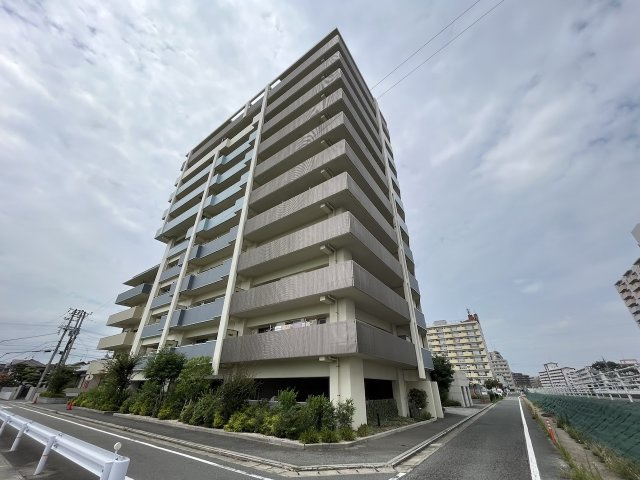 アンピール諸岡Ⅱの外観