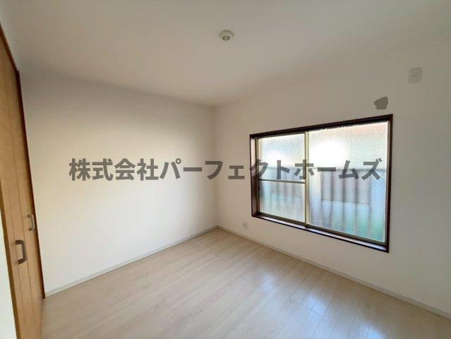 長尾家具町戸建　賃貸の洋室|明るい洋室です