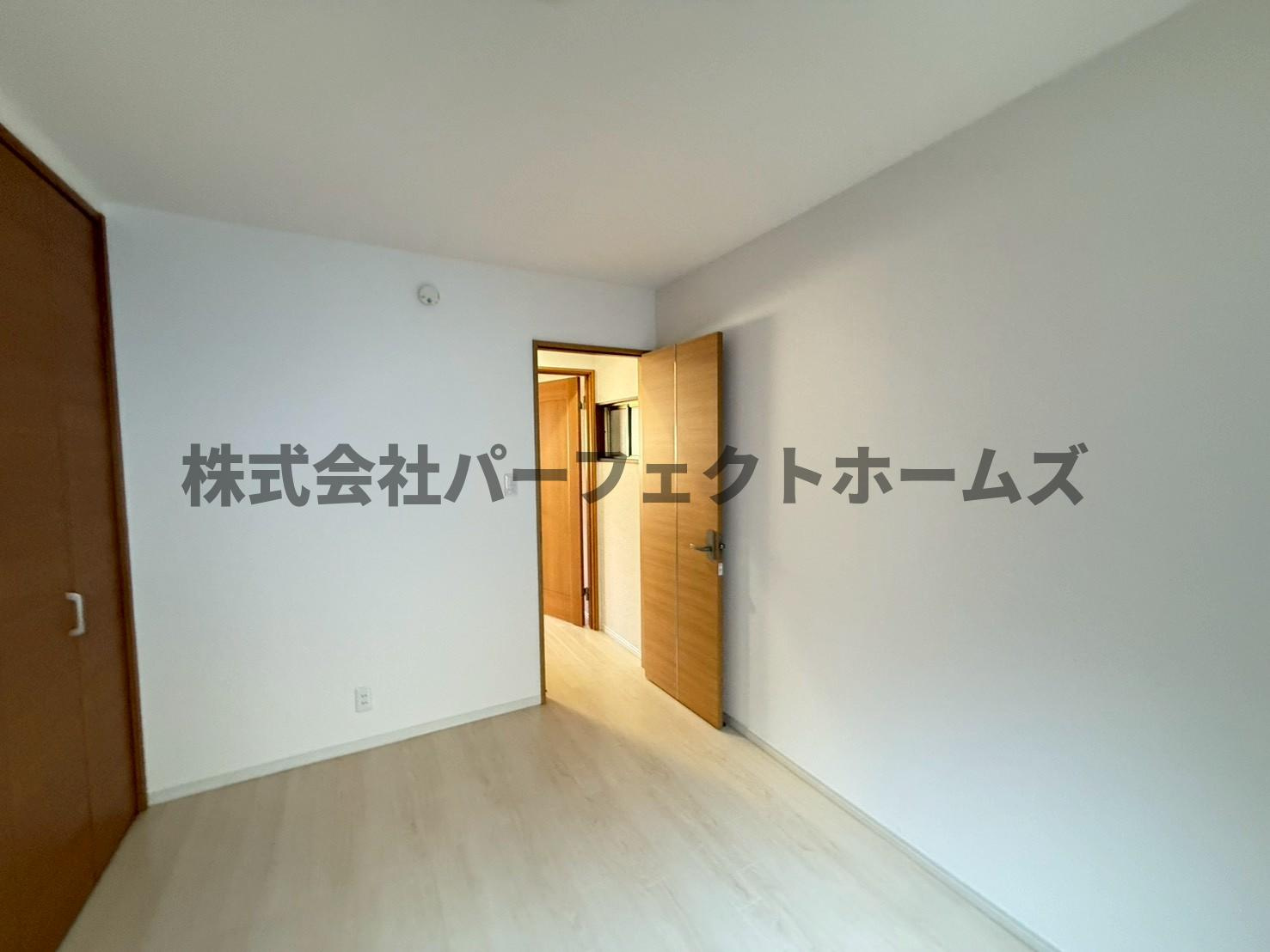 長尾家具町戸建　賃貸の洋室|明るい洋室です