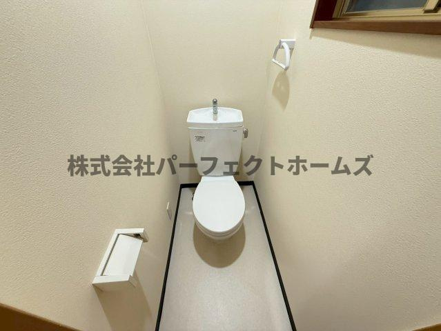 長尾家具町戸建　賃貸のトイレ|コンパクトで使いやすいトイレです