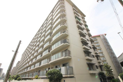 【外観】 | クローバーハイツ森小路一号棟 | □2023年6月リフォーム済み！
○3線3駅利用可能！
●食洗機・浴室乾燥など充実の設備
○全室フローリング