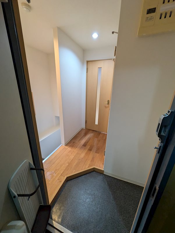 アルカス千本通の玄関