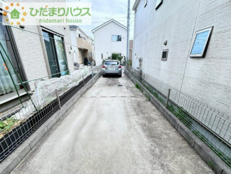 上尾市平塚　中古一戸建ての駐車場