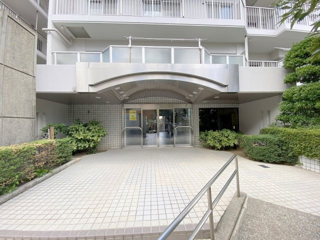 グリーンパーク三郷早稲田のエントランス|マンションエントランス