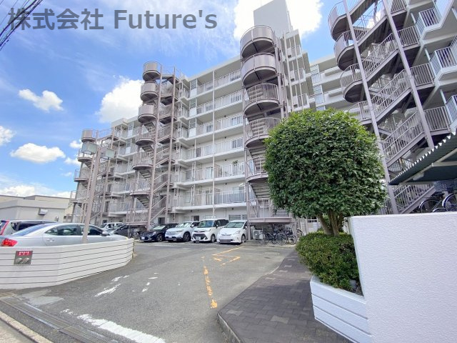 グリーンパーク三郷早稲田の外観|建物裏側の外観になります。