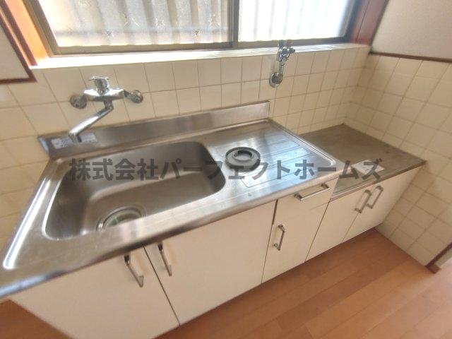 南中振1丁目戸建　賃貸のキッチン|きれいなキッチンです