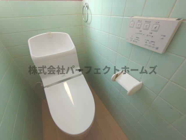 南中振1丁目戸建　賃貸のトイレ|コンパクトで使いやすいトイレです