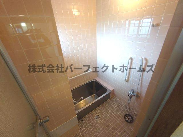 南中振1丁目戸建　賃貸の浴室|コンパクトで使いやすいお風呂です