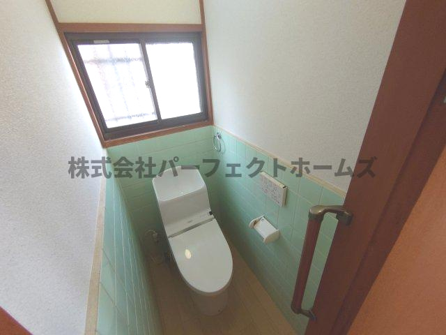 南中振1丁目戸建　賃貸のトイレ|ゆったりとした空間のトイレです