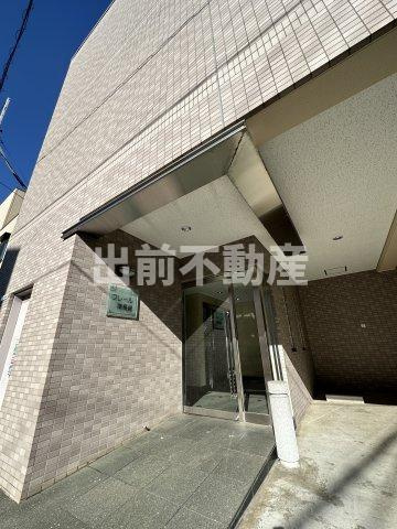 フレール南長崎のエントランス