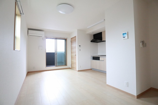 アムールQWAの居間・リビング