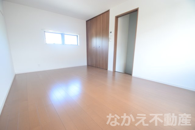 【寝室】 | 落ち着いた色調の寝室です