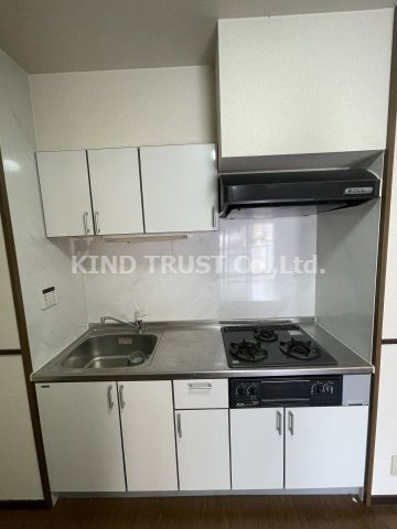 天神橋ハイムのキッチン|コンパクトなキッチンで掃除もラクラク