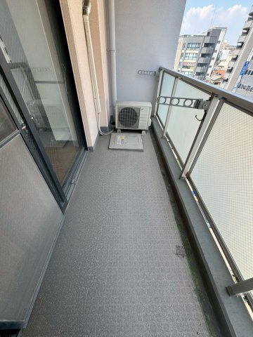 天神橋ハイムのバルコニー|外からの目が気にならないバルコニーで洗濯物が干せます