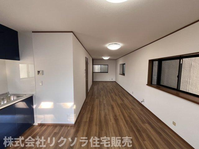 枚方市茄子作３丁目　中古一戸建ての居間・リビング|LDK18.0帖
