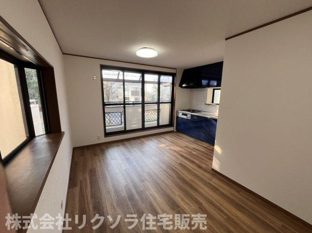 枚方市茄子作３丁目　中古一戸建ての居間・リビング|リフォームのご相談は是非当社へ