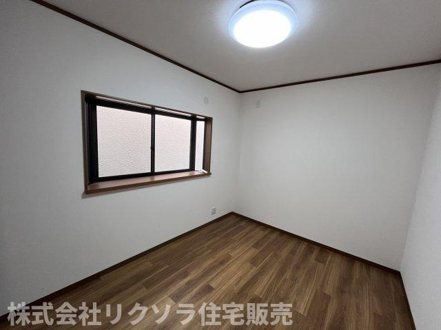 枚方市茄子作３丁目　中古一戸建ての内装|明るい室内です