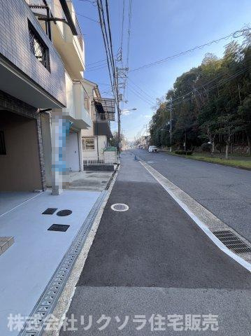 枚方市茄子作３丁目　中古一戸建ての前面道路含む現地写真|前面道路含む現地写真です