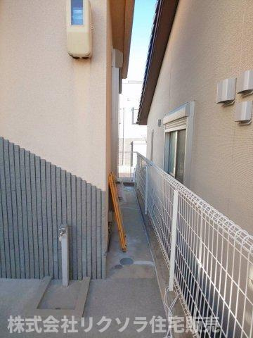 枚方市須山町　中古一戸建ての内装|隣地との境界