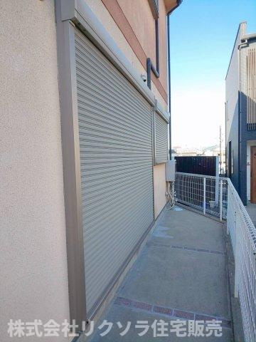 枚方市須山町　中古一戸建ての防犯設備|シャッター