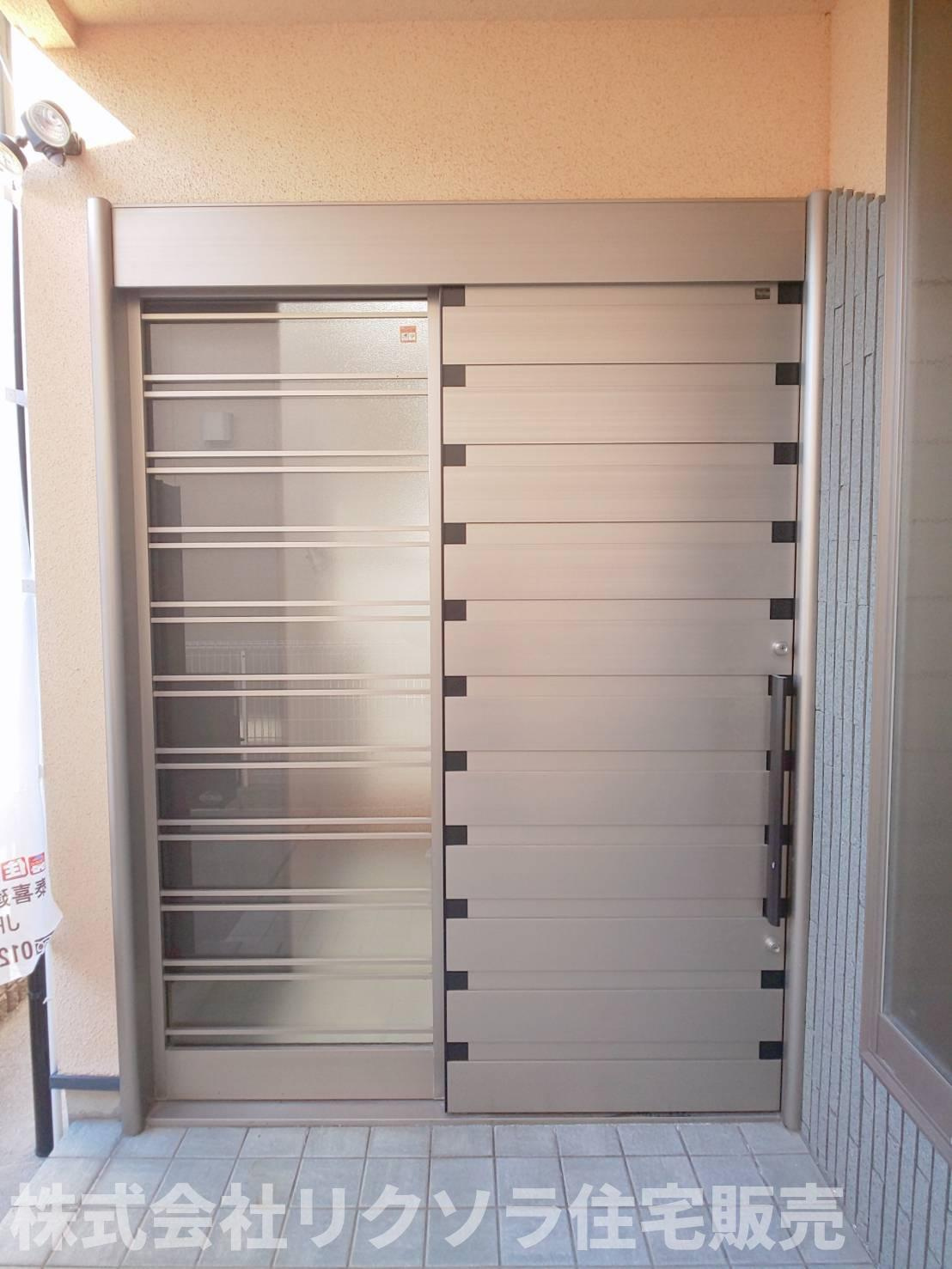 枚方市須山町　中古一戸建ての玄関|引戸