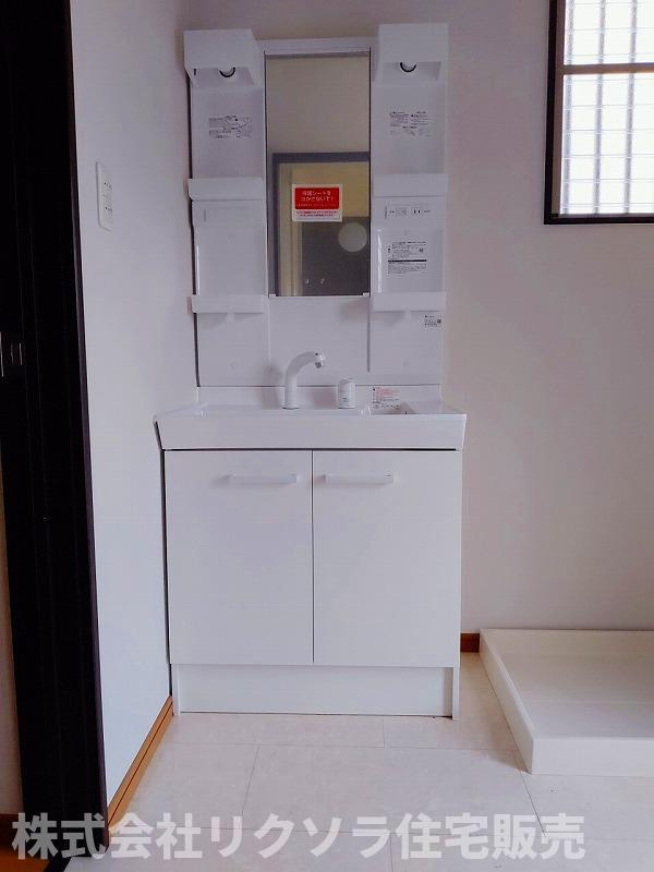 枚方市須山町　中古一戸建ての独立洗面台|シャンプードレッサー