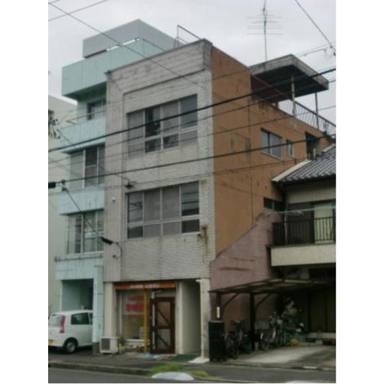 華陽ビルの外観