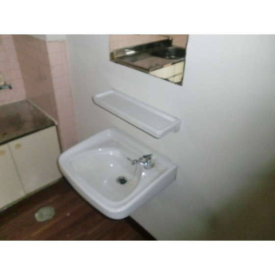 華陽ビルの洗面所