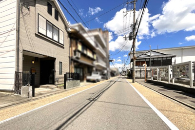 【前面道路含む現地写真】 | 伏見区深草直違橋５丁目　中古戸建