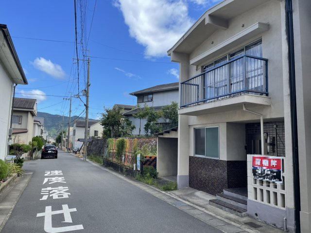 勧修寺柴山　条件無土地の前面道路含む現地写真