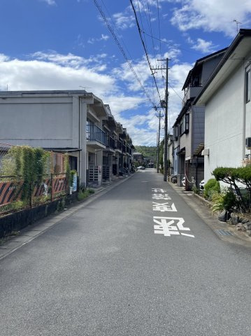 勧修寺柴山　条件無土地の前面道路含む現地写真